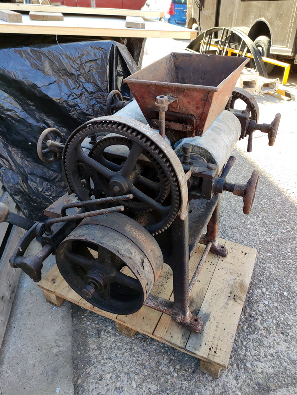 maquina moler chocolate metal 97.5x81x85 1u